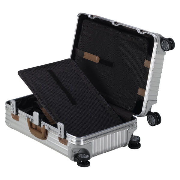 ルフトハンザ リモワ ボーイング 747-8 キャビントローリー 2輪 32L