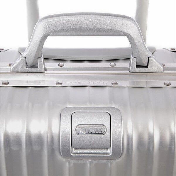 リモワ RIMOWA トパーズ キャビン マルチホイール 32L 4輪 シルバー