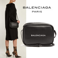 バレンシアガ】 EVERYDAY レザーCAMERA BAG ロゴ入り ショルダーバッグ 