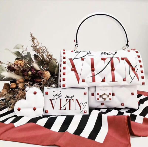 valentino⭐︎キャンディスタッズ (良品】Valentinoキャンディ valentino⭐︎キャンディスタッズ (良品】Valentinoキャンディ