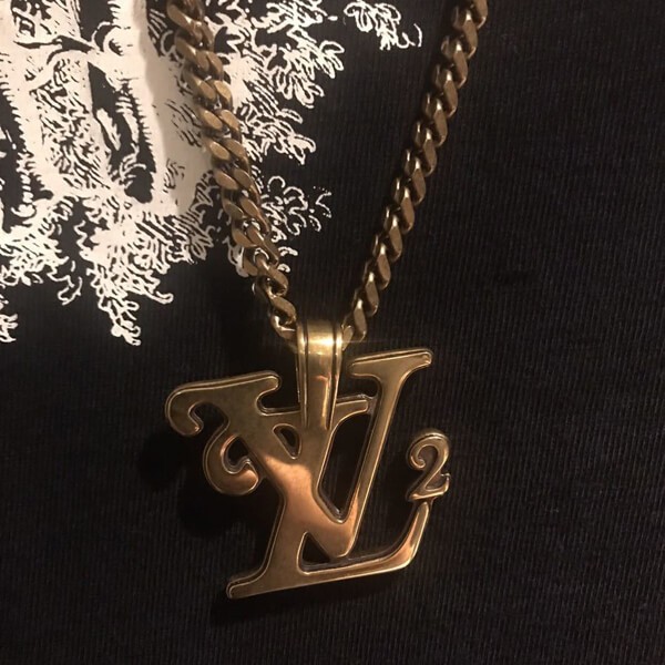 ルイヴィトン × NIGO ヒューマンメイド偽物 LV ゴールドネックレス