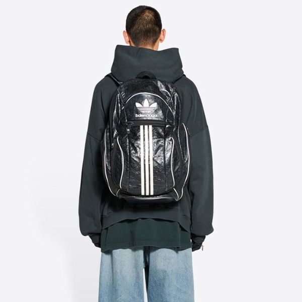 注目コラボ人気☆バレンシアガ × アディダス 偽物 フーディ 注目コラボ人気☆バレンシアガ × アディダス 偽物 フーディ