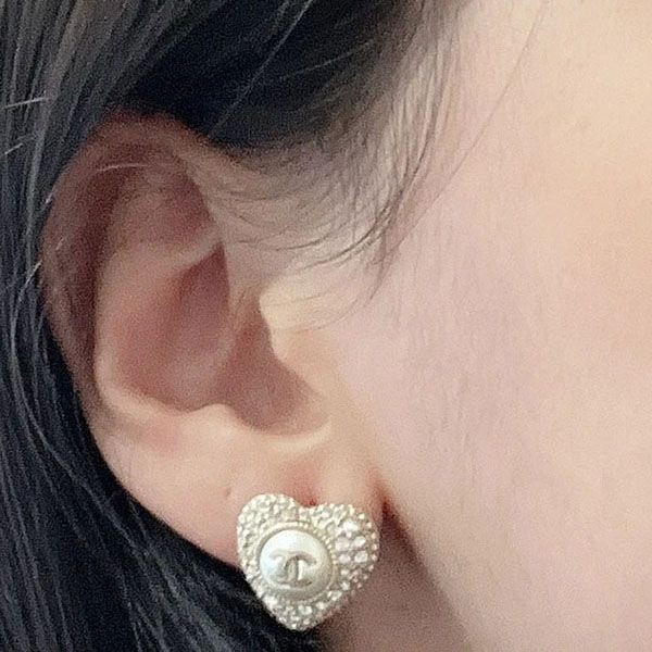 k*h様 CHANEL CCロゴ ハート型クリスタル ピアス 新作登場☆シャネル ピアス CC ロゴ クリスタルハート AB9399 B09088