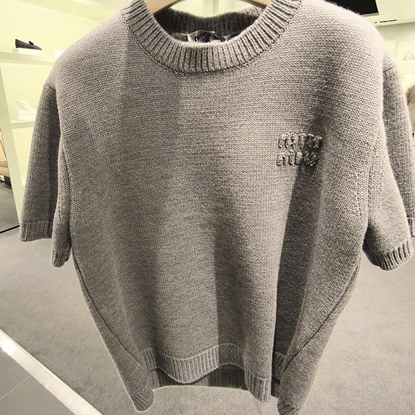 ミュウミュウ スーパーコピー N級品専門店｜ニット Tシャツ 厳選 国内
