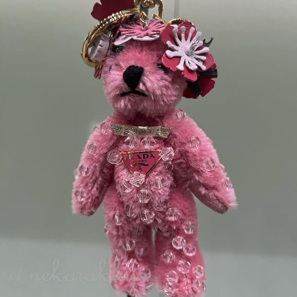 ギフトに プラダ 偽物 メタルリング付 Teddy バッグチャーム