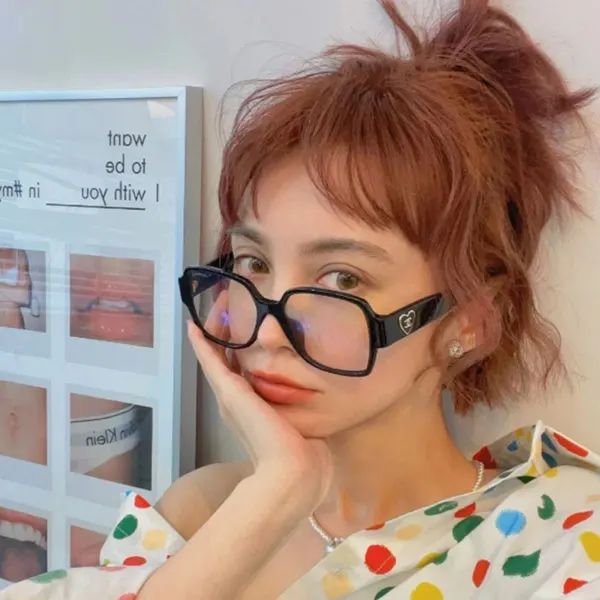 知的な眼差し】シャネル コピー 25S スクエアシェイプ アイウェア 春夏