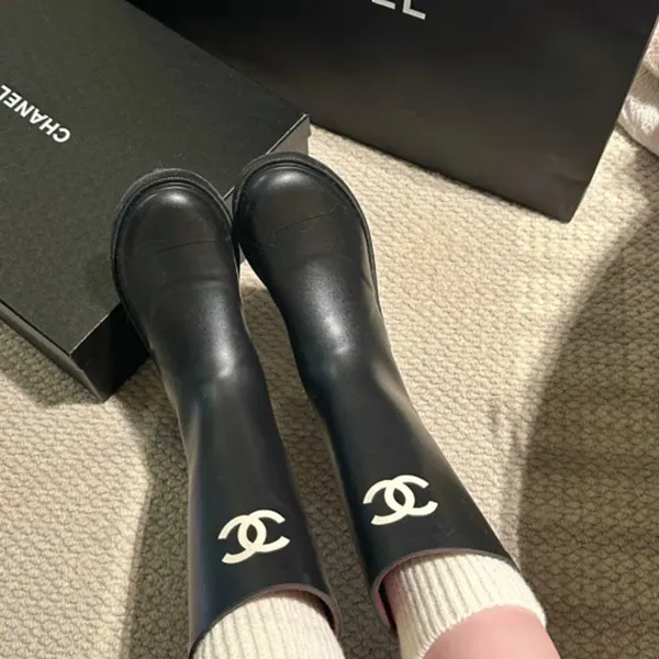先取り！*アイコニックな美脚ブーツ*【シャネル】ロングブーツ 偽物 3