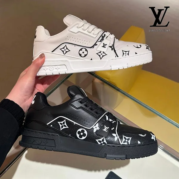 ルイヴィトン LV トレイナー 偽物 スニーカー モノクロモノグラム