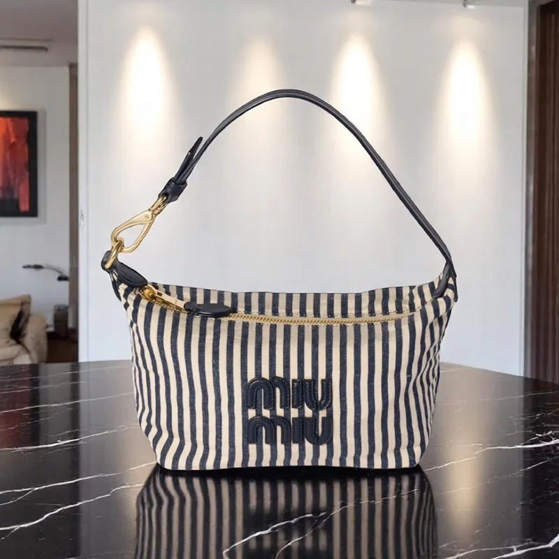 MIUMIU5NG010 ストライプ柄巾着バッグ ポーチ (MiuMiu⁄ポーチ