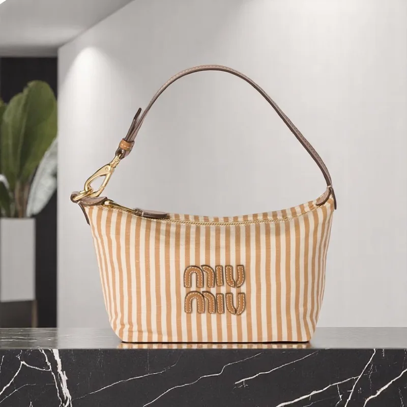 MIUMIU5NG010 ストライプ柄巾着バッグ ポーチ (MiuMiu⁄ポーチ