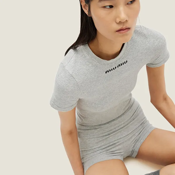 流行り廃りのないブランドミュウミュウ シームレス メランジ Tシャツ