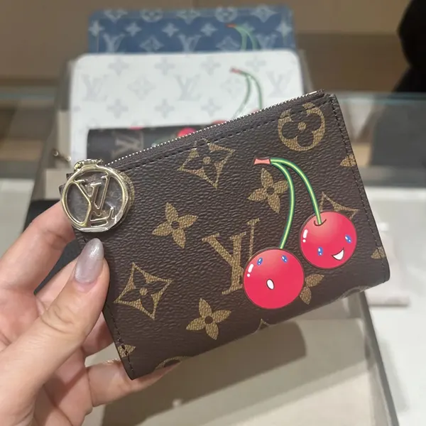 ルイヴィトン 村上隆コラボ 折りたたみ財布 コピー チェリー M13420
