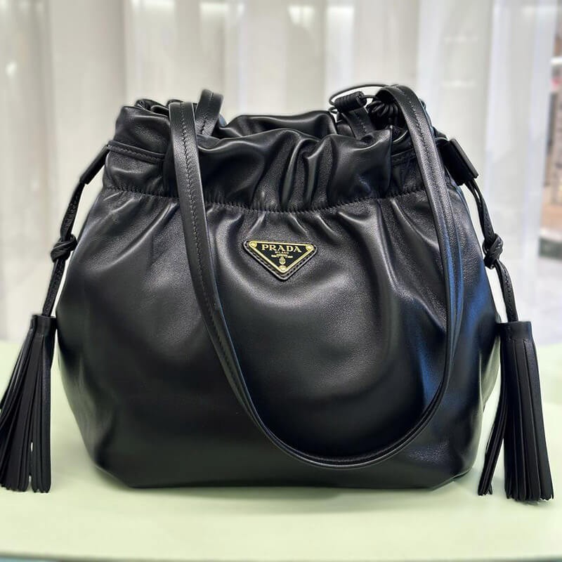 人気◇プラダ 偽物 ナッパレザー ショルダーバッグ 1BG541◇全3色