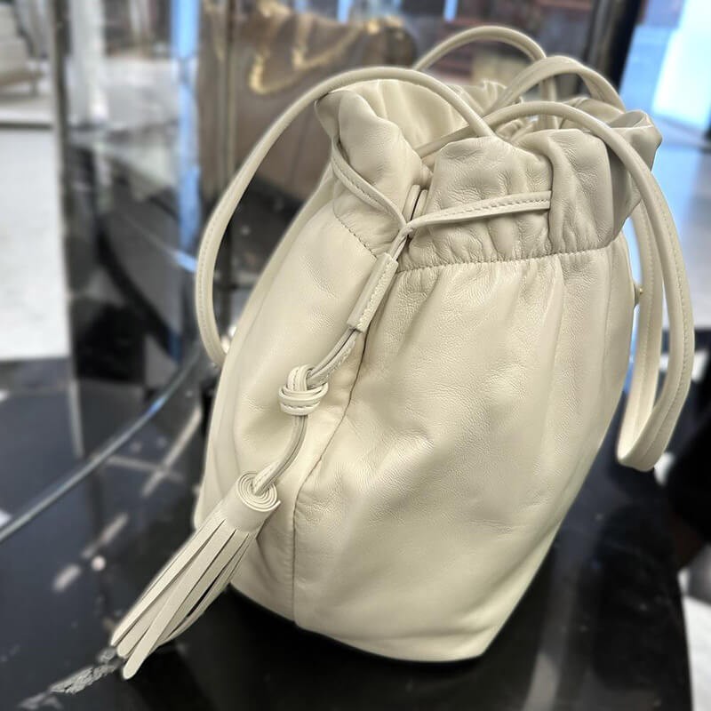 人気◇プラダ 偽物 ナッパレザー ショルダーバッグ 1BG541◇全3色