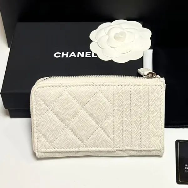 シャネル カードケース 偽物 フラグメント 財布 AP3732 B21489 94305 シャネル カードケース 偽物 フラグメント 財布 AP3732 B21489 94305