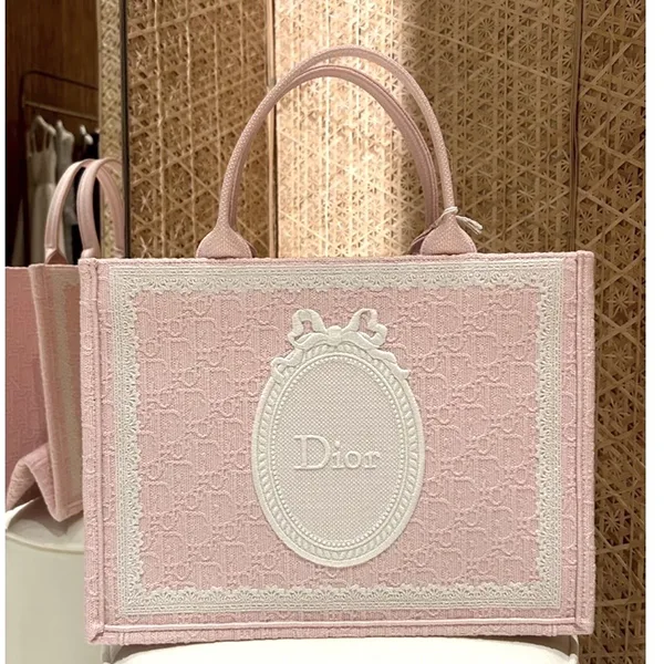 ディオール】BookTote ストラップ付きバッグ ミディアム M1354PEHS
