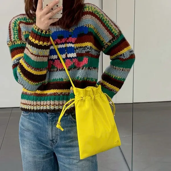 圧倒的な存在感】セリーヌ コピー スモール クリスタル ポーチ