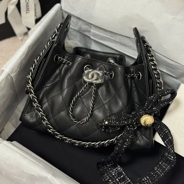 入手困難品！シャネル25 ミニハンドバッグ シルバー金具 AS5631
