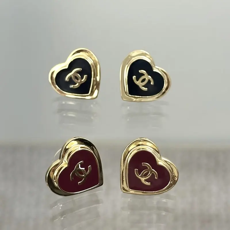 ハートが大人可愛い♪【シャネル】大人気 CCロゴ ピアス ABH118 B23545