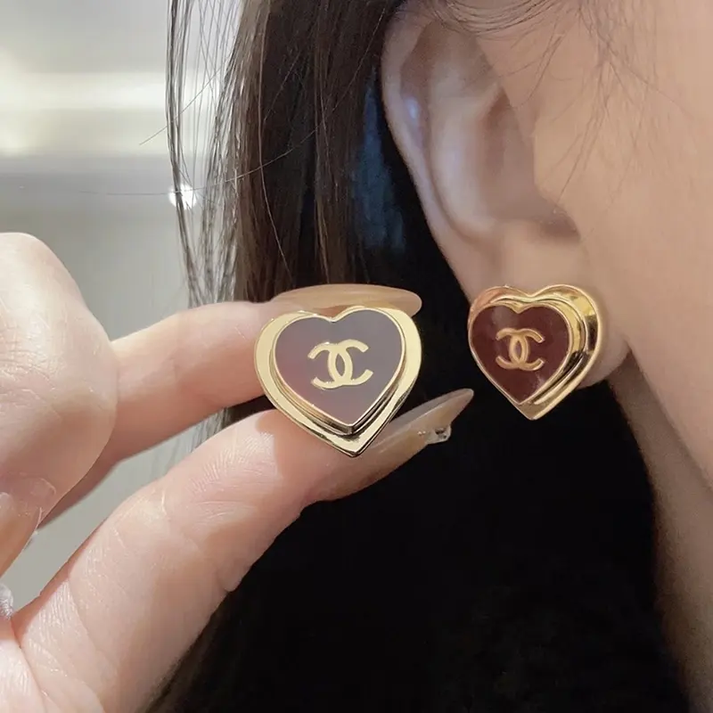 ハートが大人可愛い♪【シャネル】大人気 CCロゴ ピアス ABH118 B23545