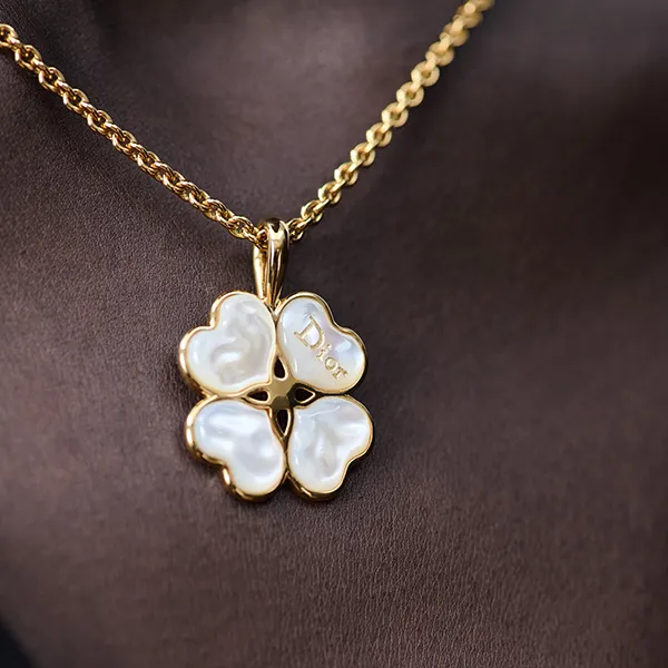 クローバーが可愛い♡】ディオール Cloverネックレス スーパーコピー