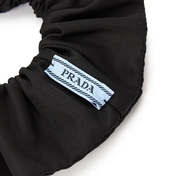☆プラダ スーパーコピー☆トライアングルロゴ Re-Nylon シュシュ